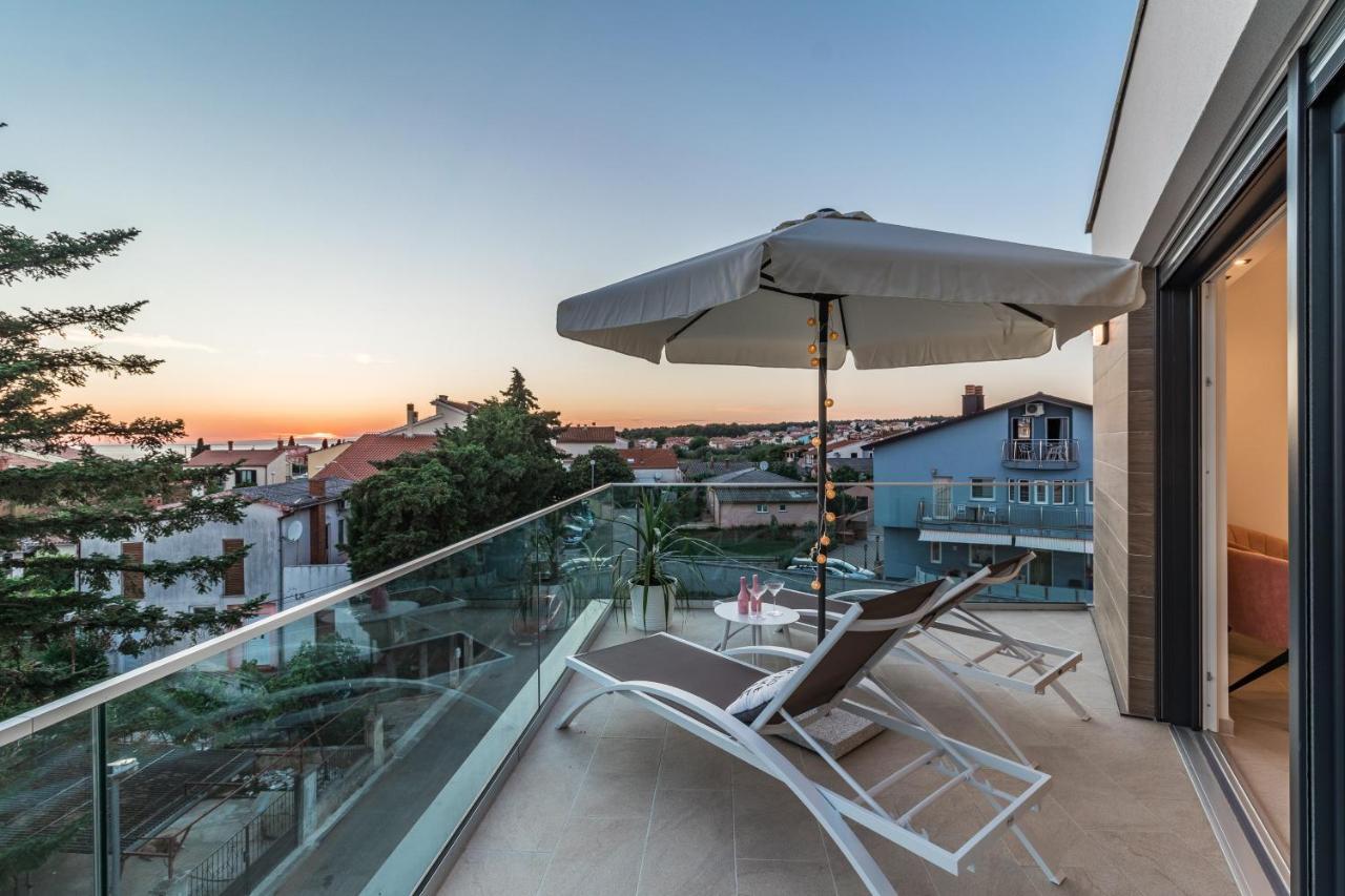 Villa Elena Deluxe Mit Whirlpool Und Beheiztem Pool Am Meer Und Wunderschoenen Blick Auf Die Brijuni Inseln Fažana Kültér fotó