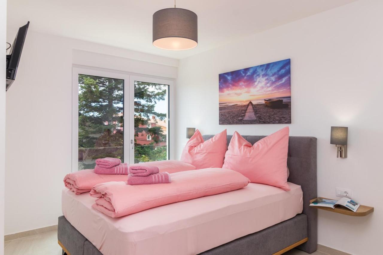 Villa Elena Deluxe Mit Whirlpool Und Beheiztem Pool Am Meer Und Wunderschoenen Blick Auf Die Brijuni Inseln Fažana Kültér fotó