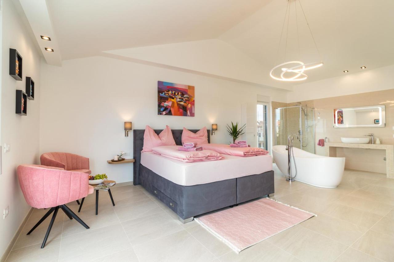 Villa Elena Deluxe Mit Whirlpool Und Beheiztem Pool Am Meer Und Wunderschoenen Blick Auf Die Brijuni Inseln Fažana Kültér fotó