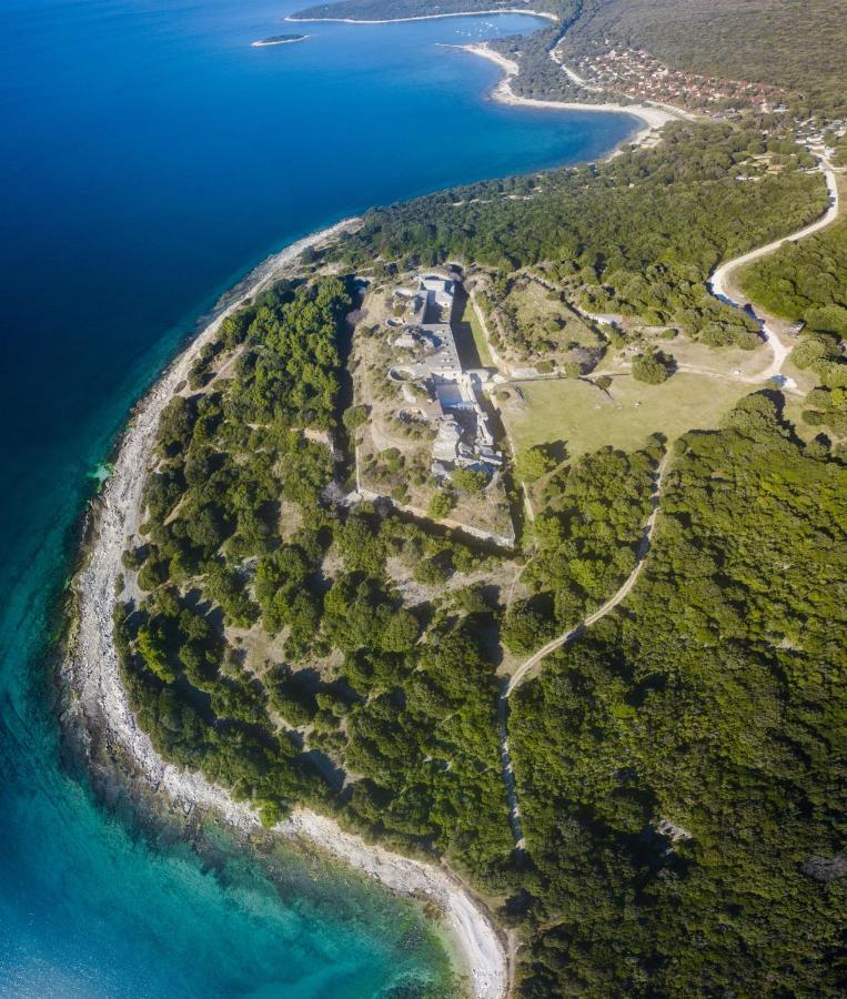 Villa Elena Deluxe Mit Whirlpool Und Beheiztem Pool Am Meer Und Wunderschoenen Blick Auf Die Brijuni Inseln Fažana Kültér fotó