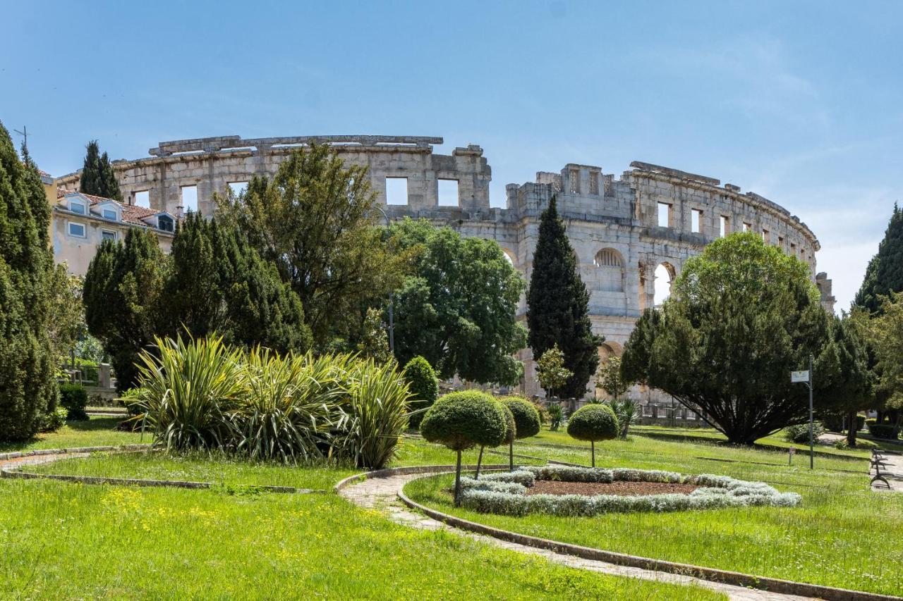 Villa Elena Deluxe Mit Whirlpool Und Beheiztem Pool Am Meer Und Wunderschoenen Blick Auf Die Brijuni Inseln Fažana Kültér fotó
